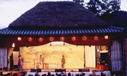 春日神社 中山農村歌舞伎舞台