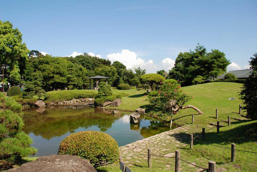 千葉県 日本庭園・柏泉亭の池
