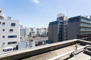 ビル屋上、上野の眺め