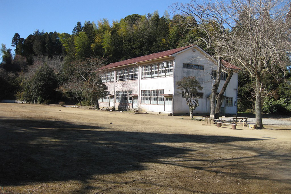 千葉県 旧興新小学校、校庭