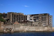 長崎県 軍艦島の廃アパート