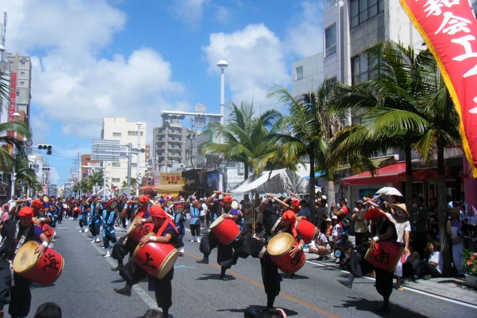 沖縄県 エイサー祭り