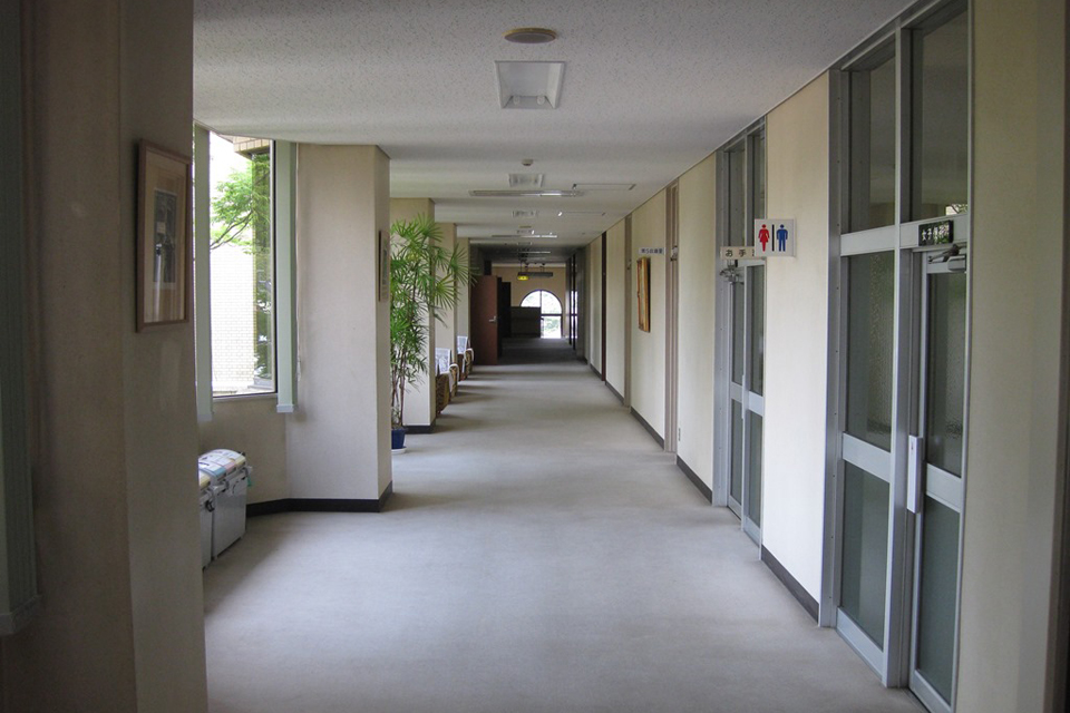 千葉県 多古町役場の廊下